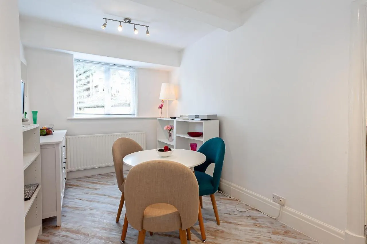 Cosy 2 Bed Apartment - Close To Leeds Centre 0*, Leeds (West Yorkshire)