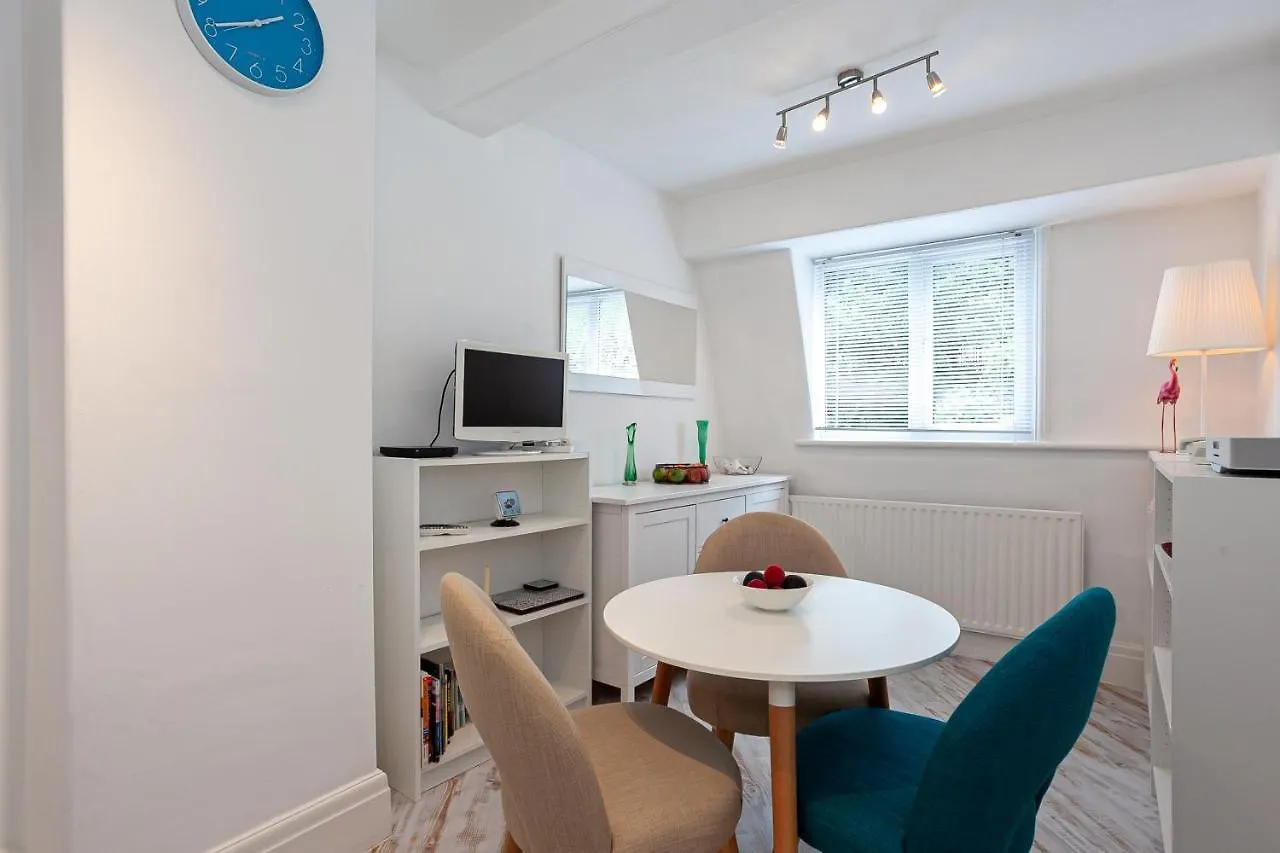 Cosy 2 Bed Apartment - Close To Leeds Centre