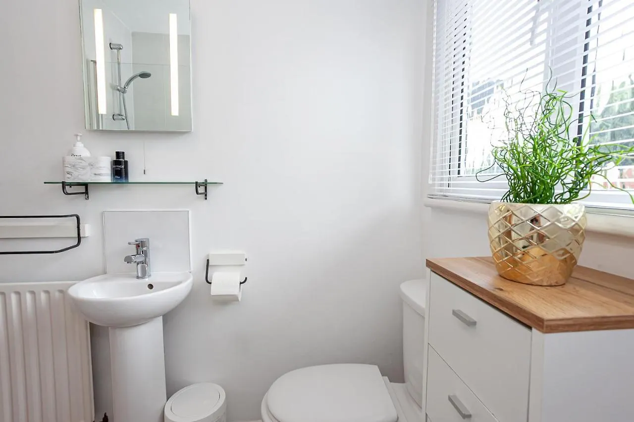 Cosy 2 Bed Apartment - Close To Leeds Centre  Leeds (West Yorkshire)