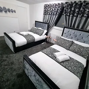  Holiday home *10or* Setup For Your Relaxed & Amazing + Free Parking + Free Fast Wifi *